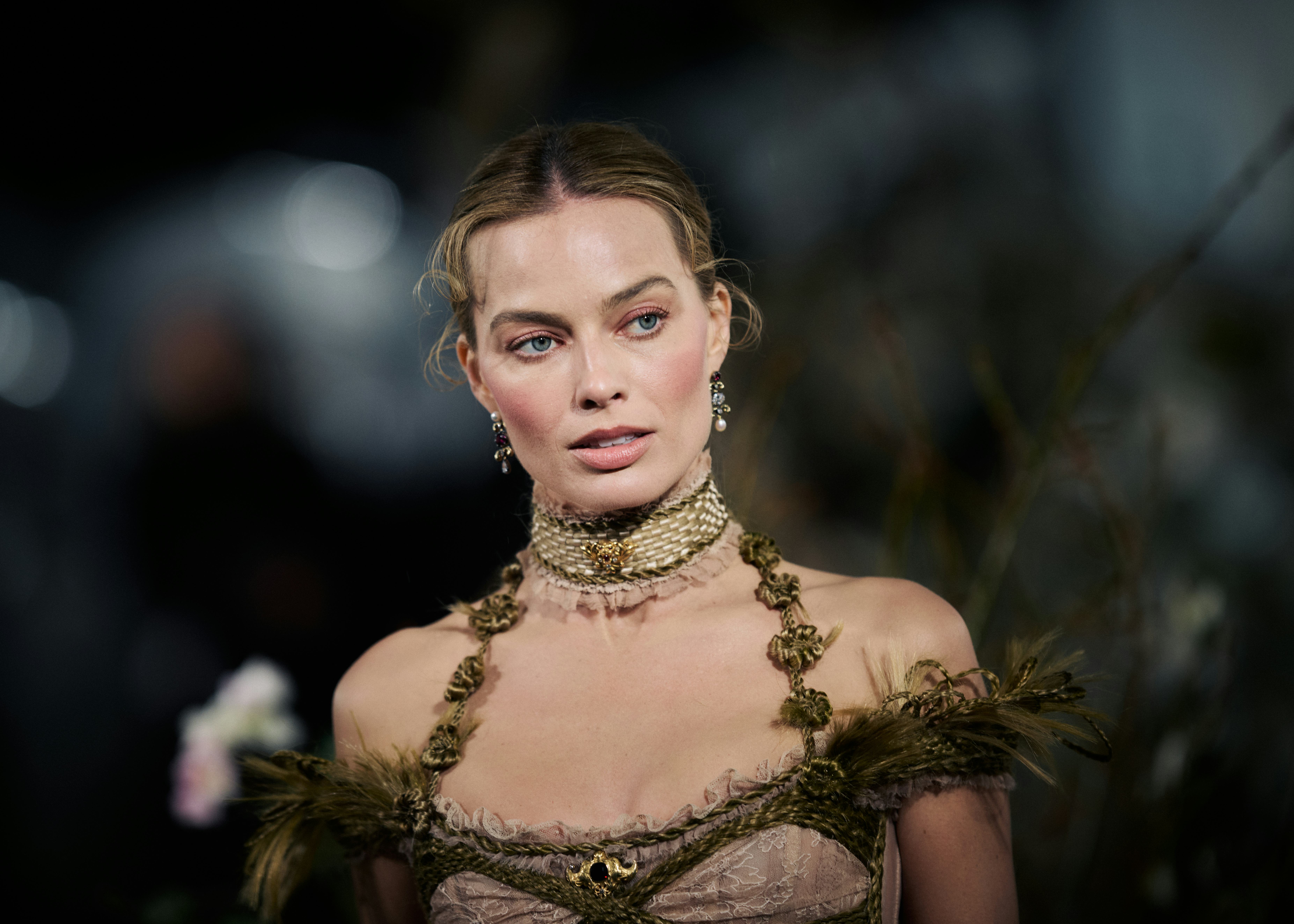 LONDON, ENGLAND - FEBRUARY 05: Margot Robbie attends the "Wuthering Heights" UK Premiere at Odeon Lu...