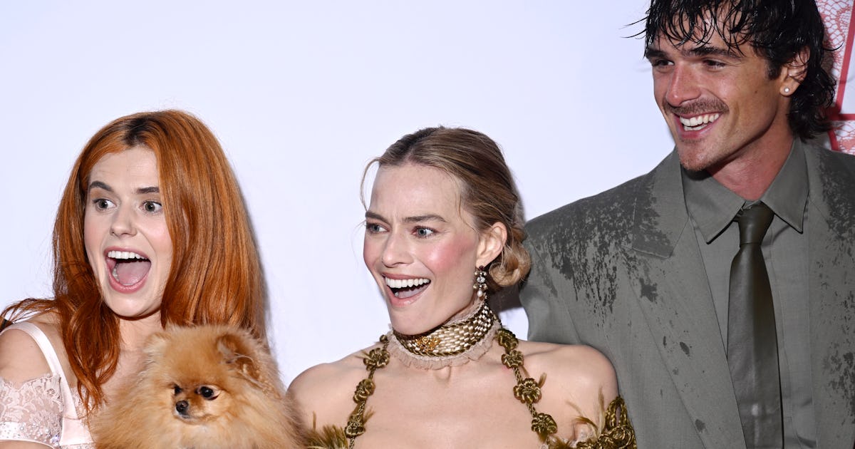 Jacob Elordi Explains That Shocking 'Wuthering Heights' Dog Collar Scene