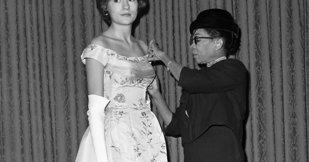 The Black Fashion Designers Who Shaped The Industry The Black Fashion Designers Who Shaped The Industry