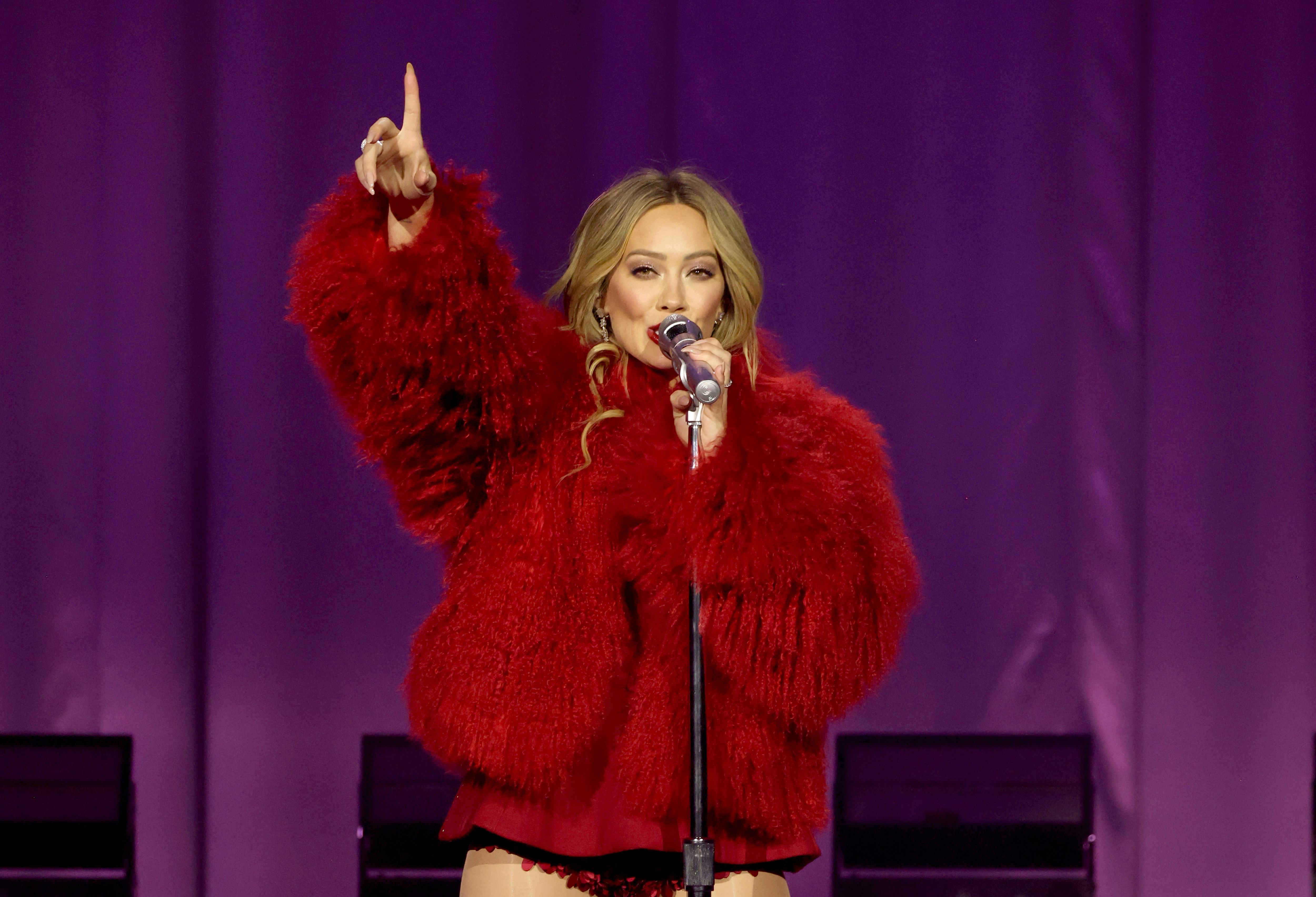 LAS VEGAS, NEVADA - FEBRUARY 14: (Exclusive Coverage) Hilary Duff performs onstage at Voltaire at Th...