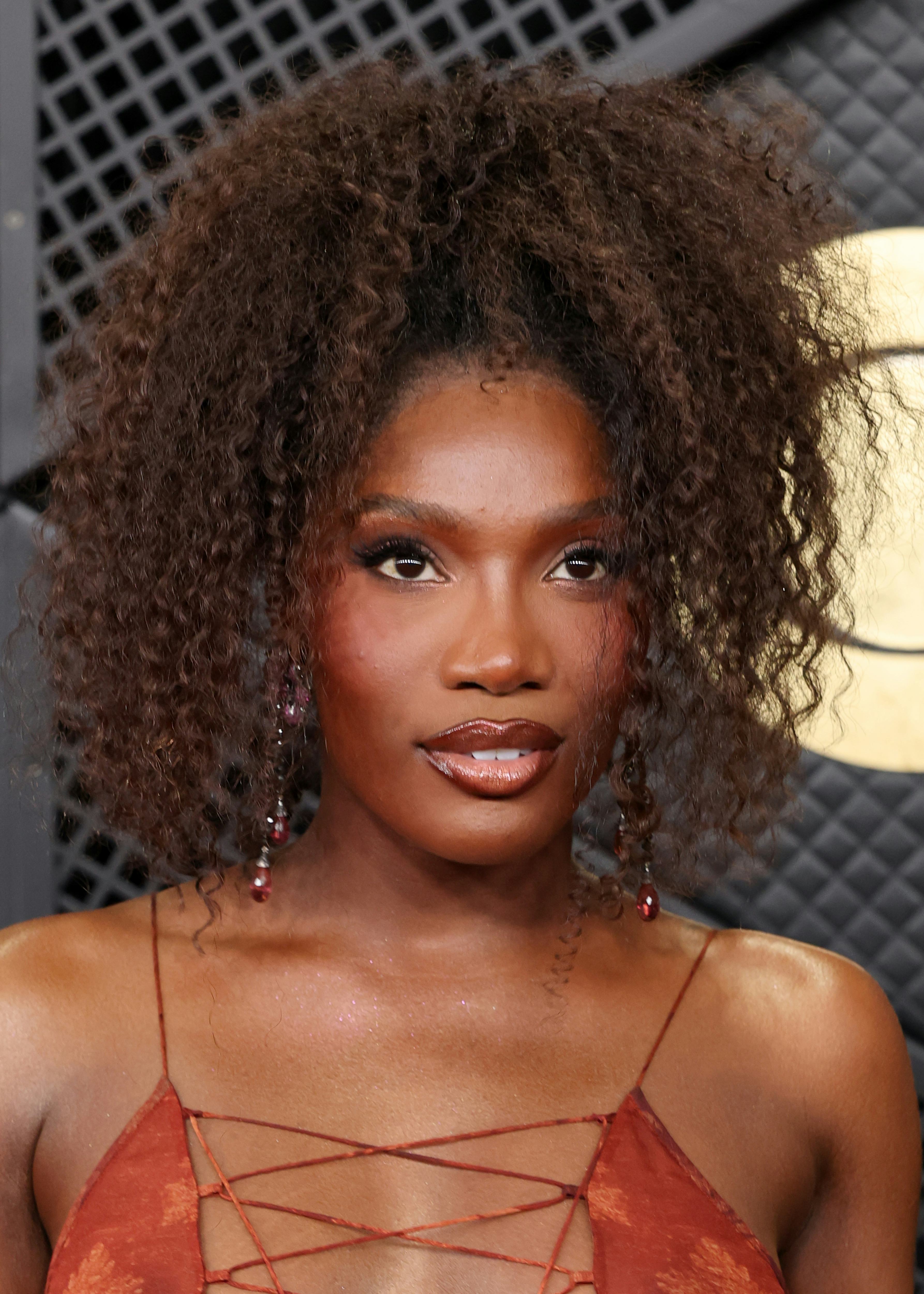 Doechii with a wavy high ponytail at the 2026 Grammy Awards