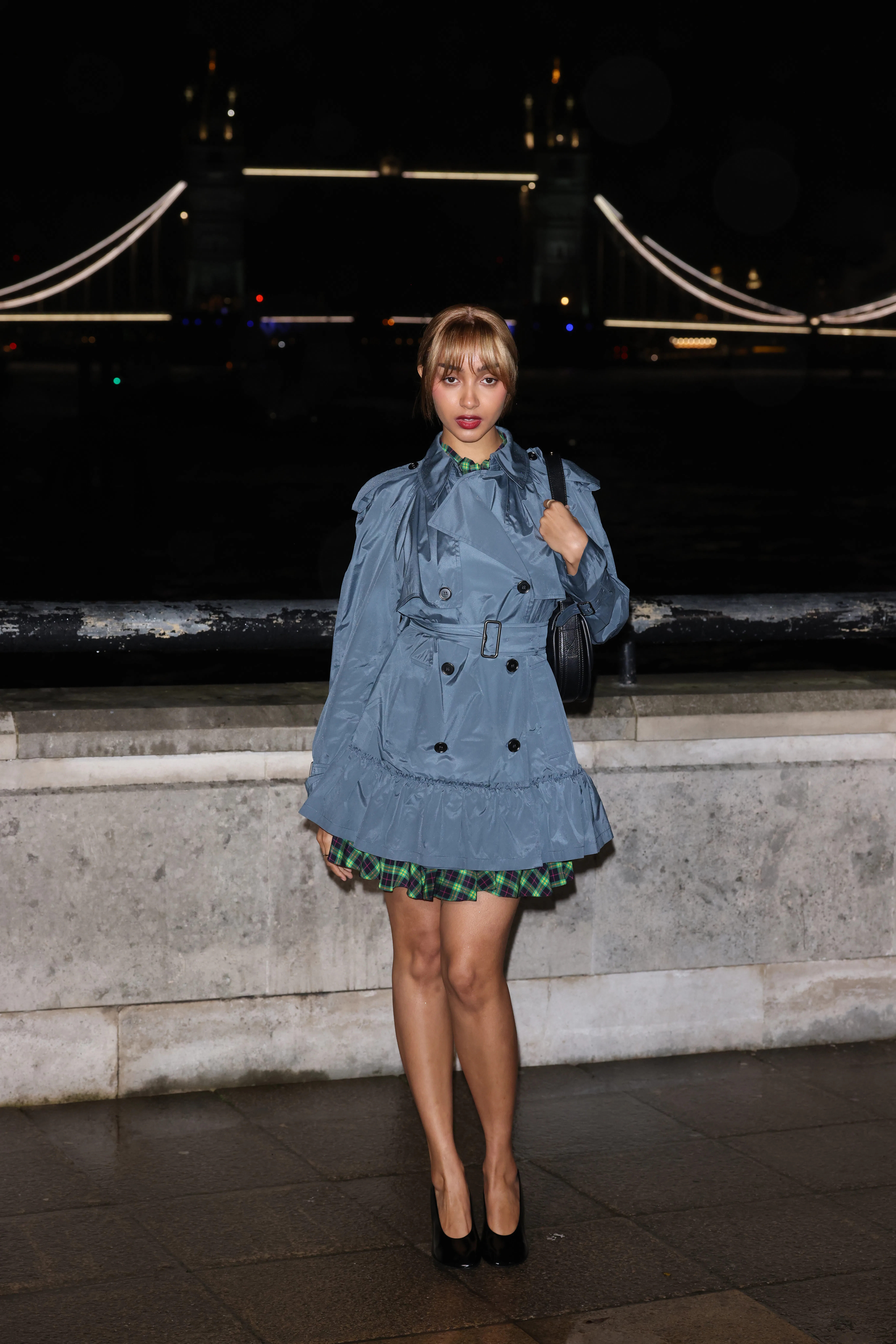LONDON, ENGLAND - FEBRUARY 23: PinkPantheress attends the Burberry show during London Fashion Week F...