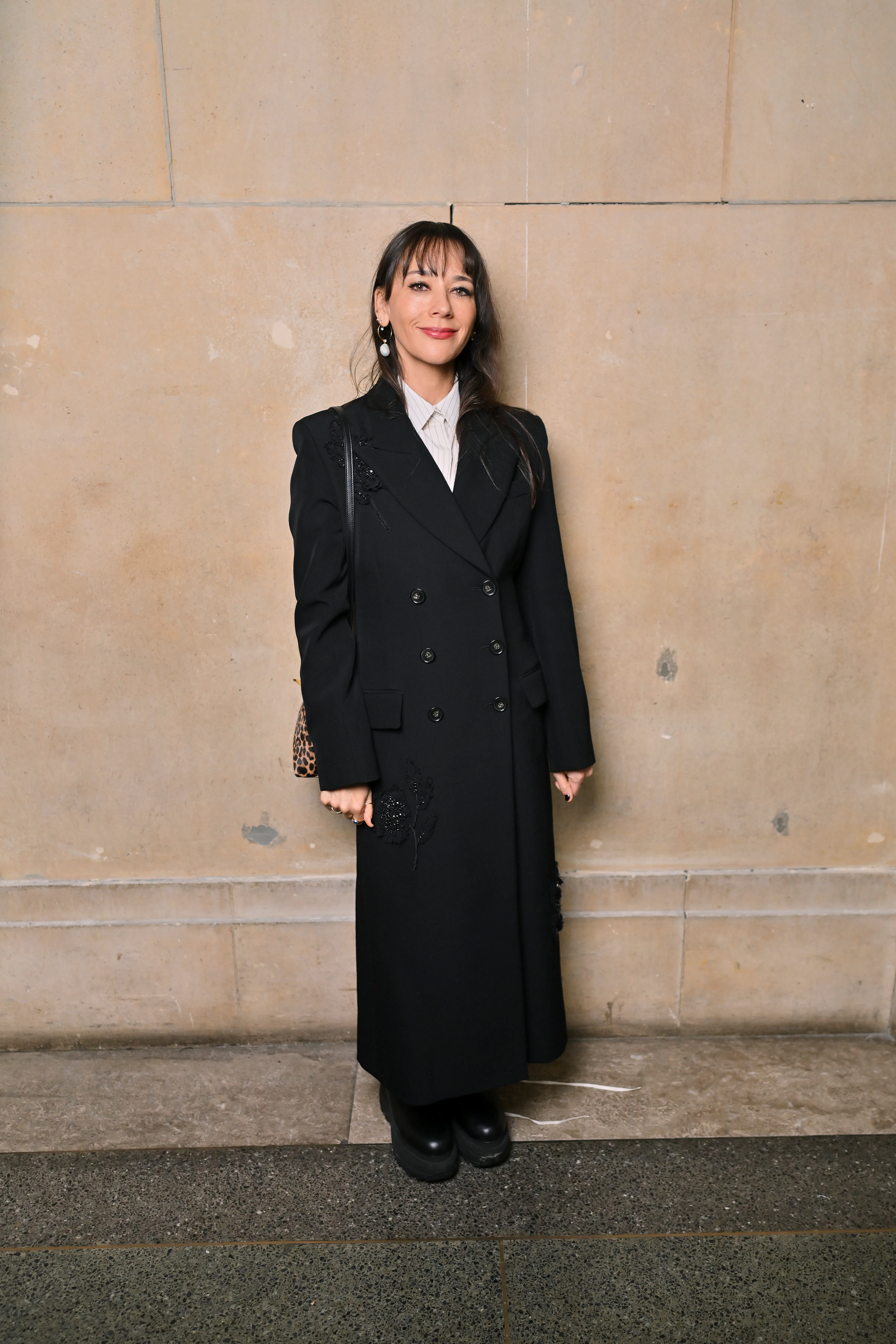 LONDON, ENGLAND - FEBRUARY 22: Rashida Jones attends the Erdem show during London Fashion Week Febru...