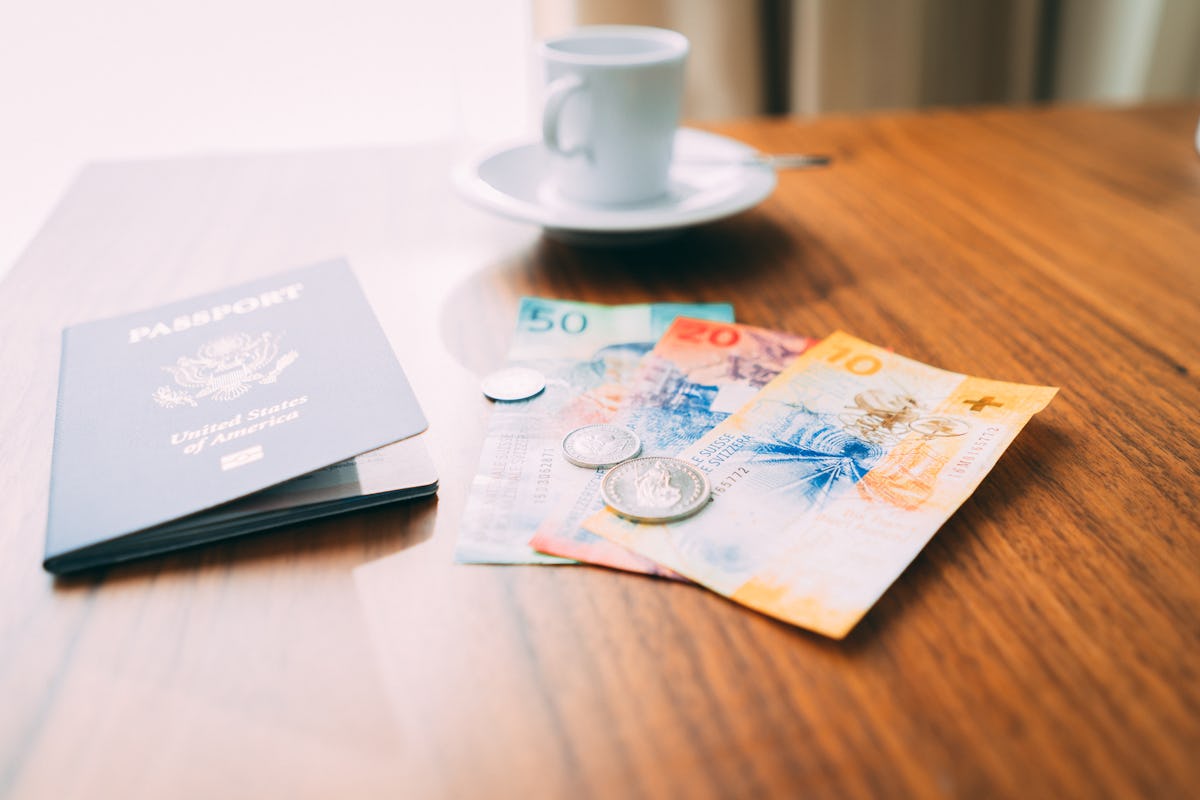 The Best Money-Saving Hacks, According To Avid Travelers