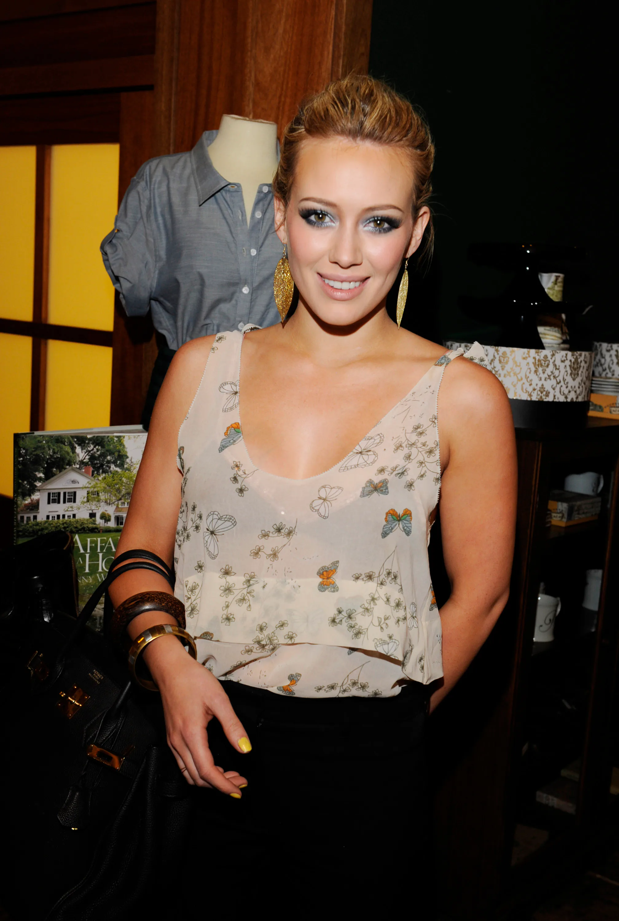 Hilary Duff with a silvery smoky eye and concealer lips