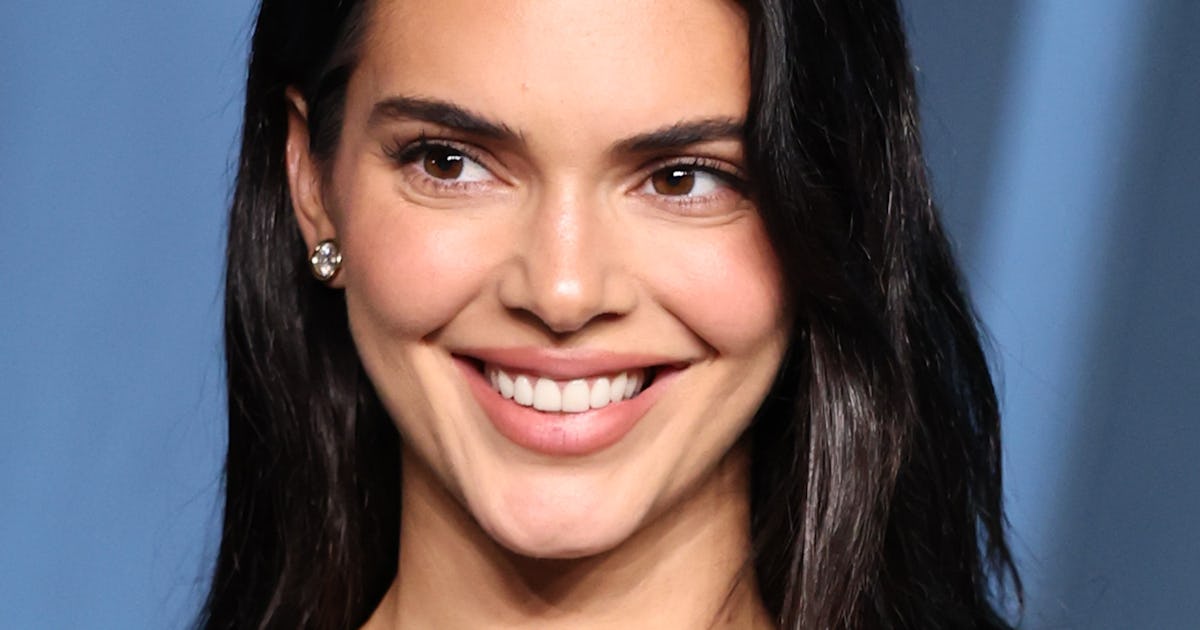 Kendall Jenner Bared Her Abs In A Plunging Crop Top At The Super Bowl