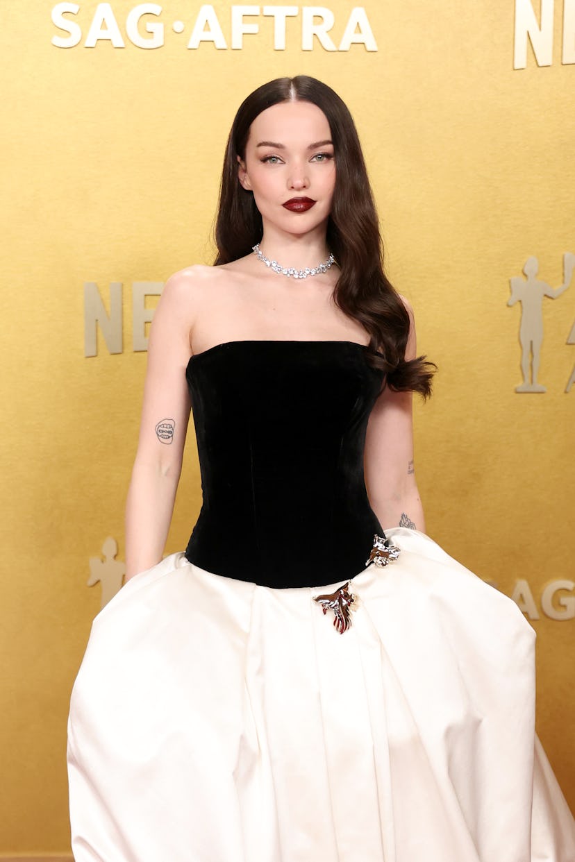 LOS ANGELES, CALIFORNIA - MARCH 01: Dove Cameron attends the 32nd Annual Actor Awards at Shrine Audi...