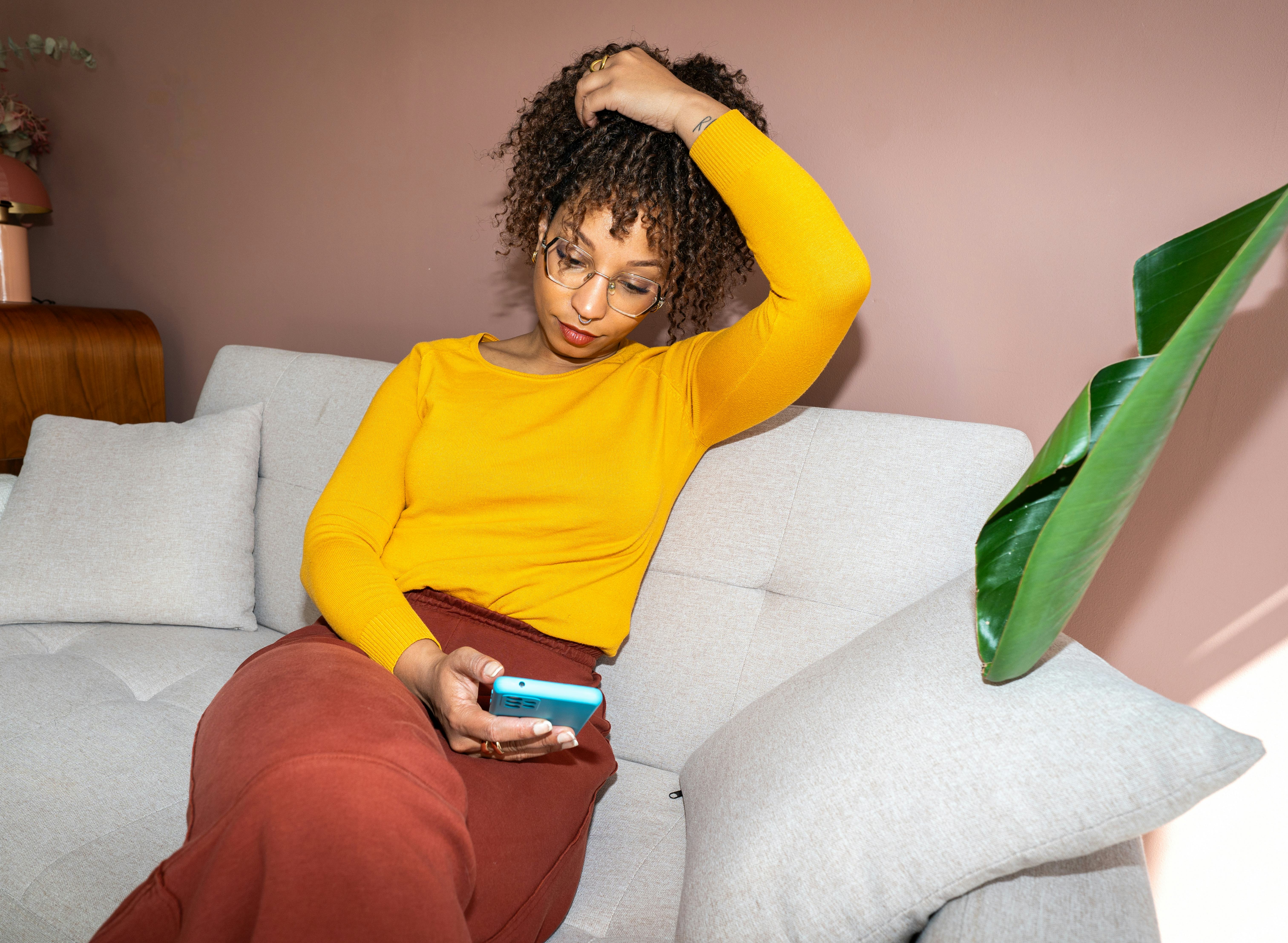 "Catch-Up Culture" Is Ruining Your Friendships. Here's How To Avoid It.