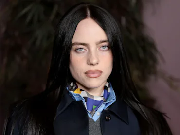 NEW YORK, NEW YORK - OCTOBER 29: Billie Eilish attends the WSJ. Magazine 2025 Innovator Awards at Mo...