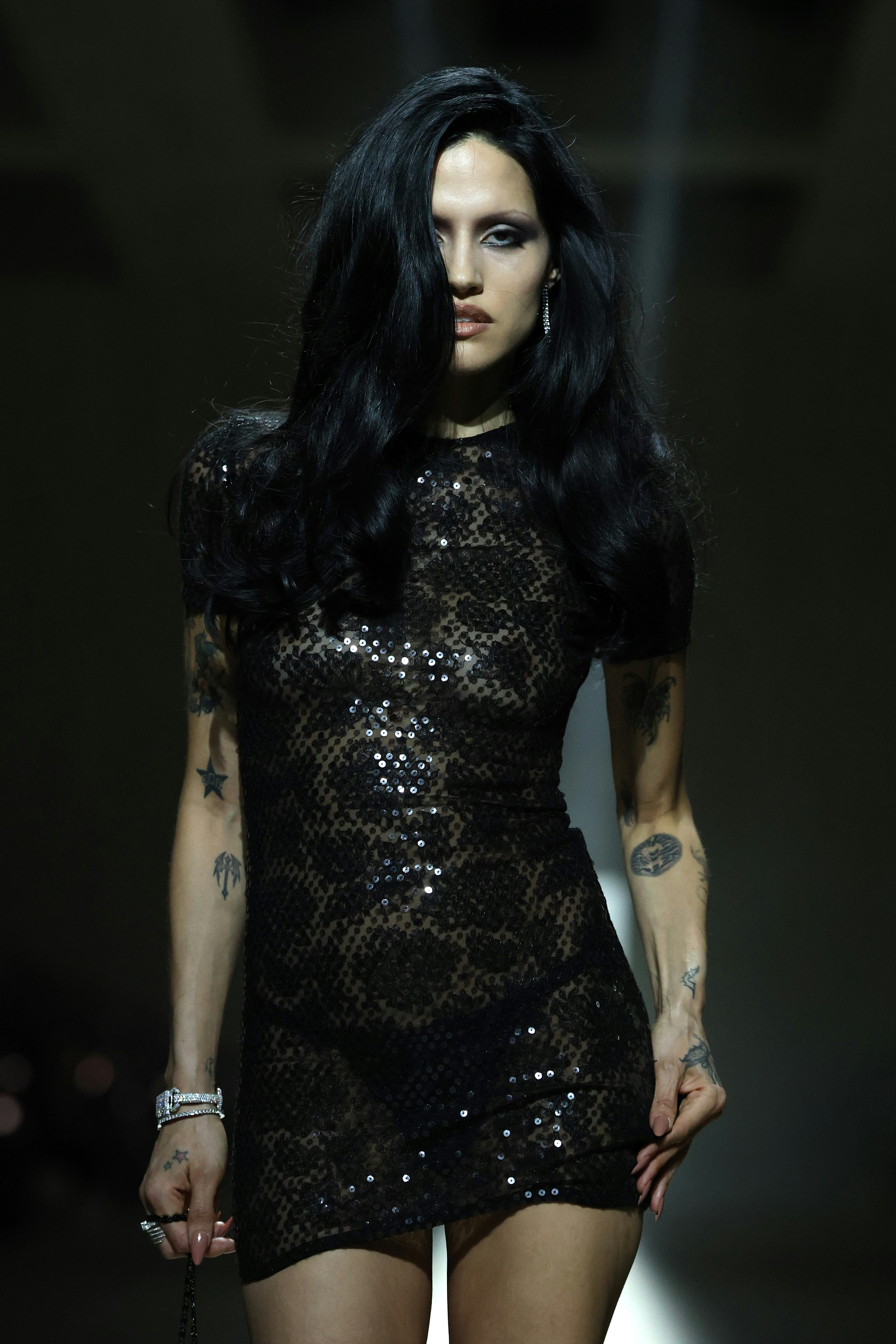 MILAN, ITALY - FEBRUARY 27: Gabbriette walks the runway at the Gucci FW26 Fashion Show at Palazzo De...