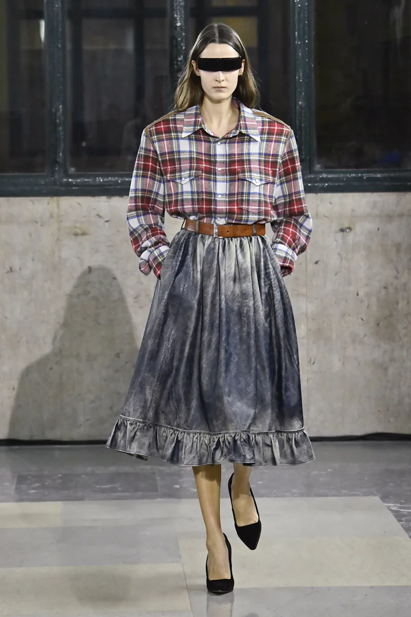 MILAN, ITALY - FEBRUARY 25: A model walks the runway at the MM6 Maison Margiela Ready to Wear Fall/W...