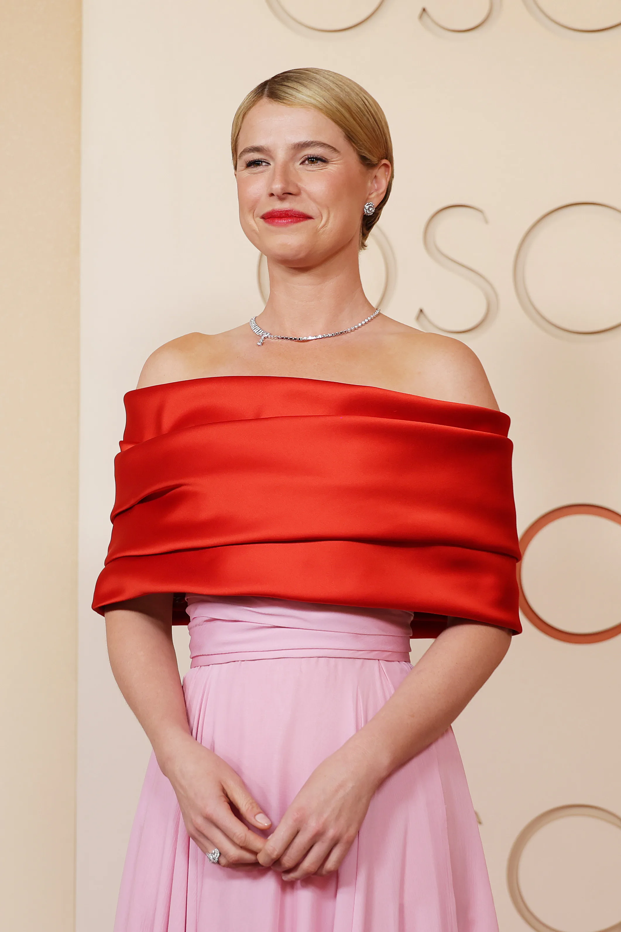 Jessie Buckley with a watermelon lip at the 2026 Oscars