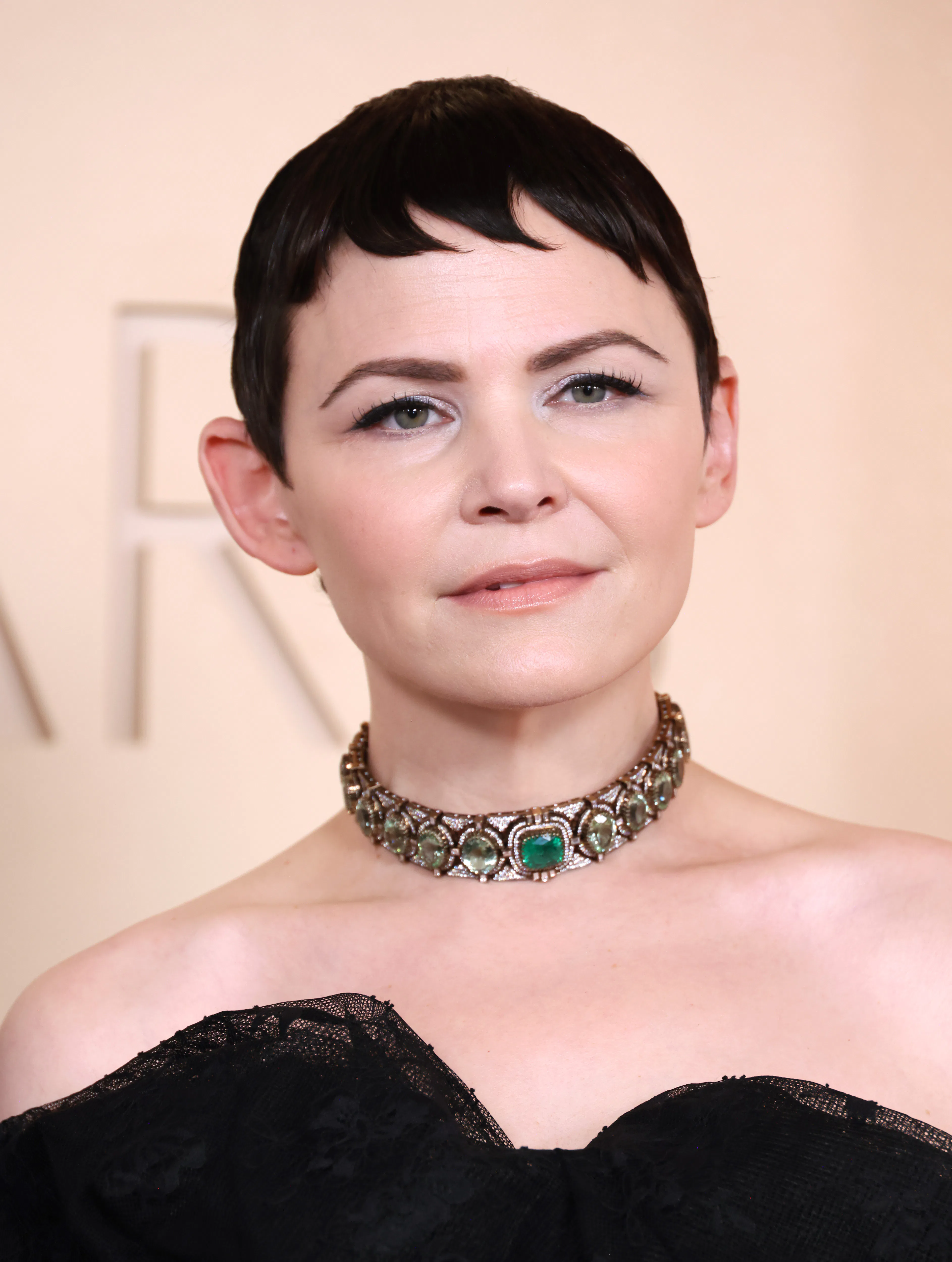 Ginnifer Goodwin with a pixie haircut at the 2026 Oscars