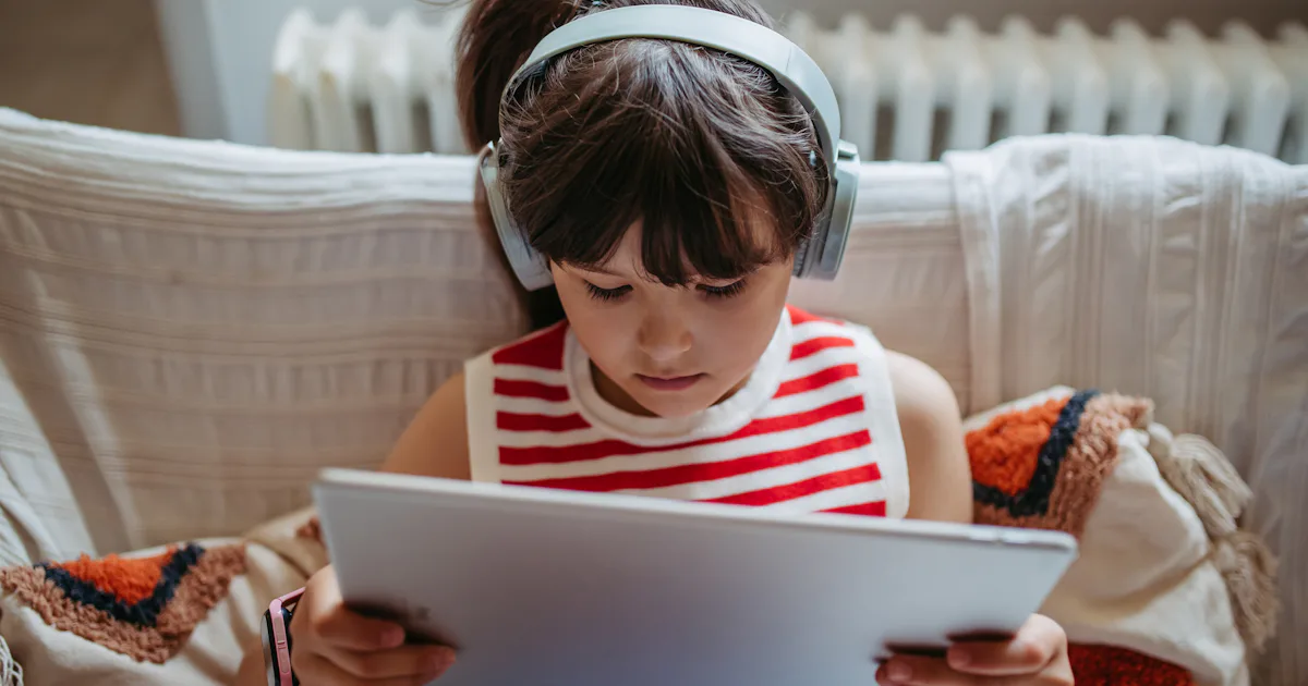 What Apps To Put On Your Kid's First Tablet, According To Parents