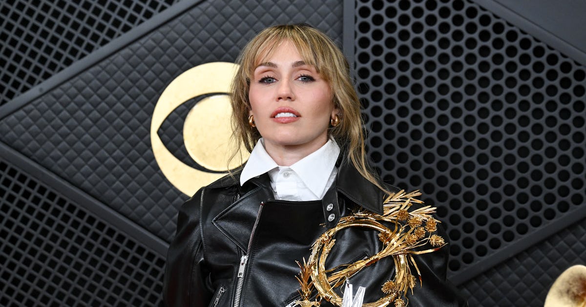 Give Miley Cyrus Her Flowers & Let Her Do The Super Bowl