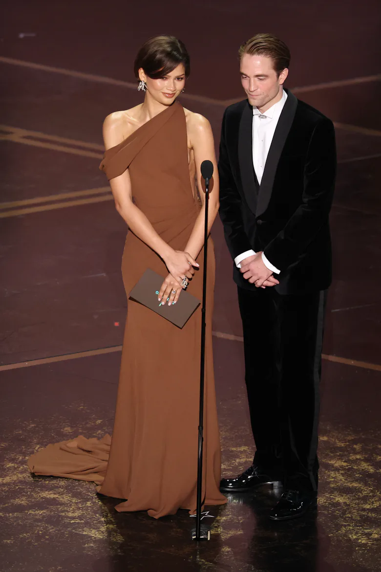 zendaya brown valentino dress Zendaya Wore Brown Valentino Couture Dress @ Valentino Dinner In Venice