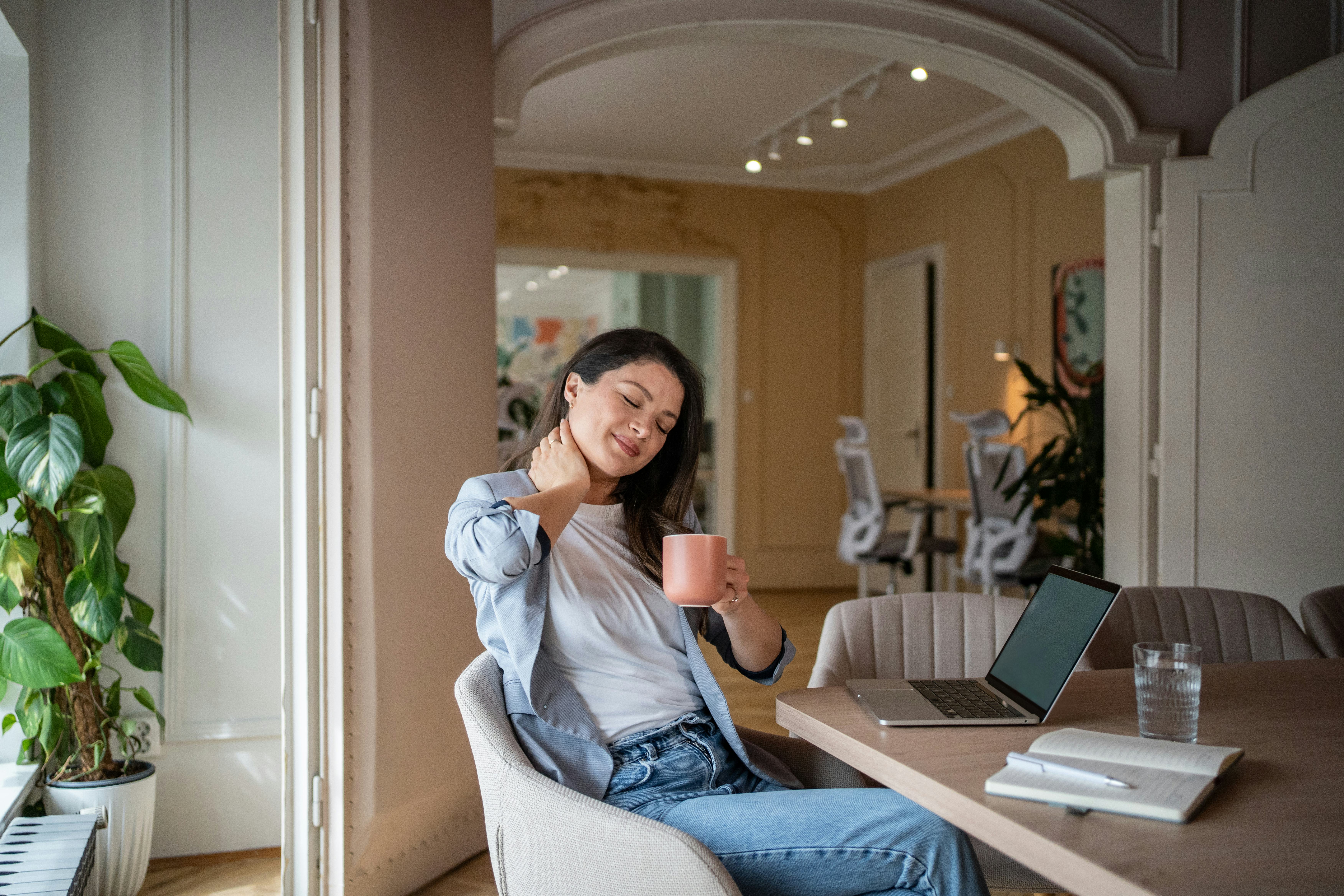 This Simple Neck Massage Will Soothe Your Stress Instantly