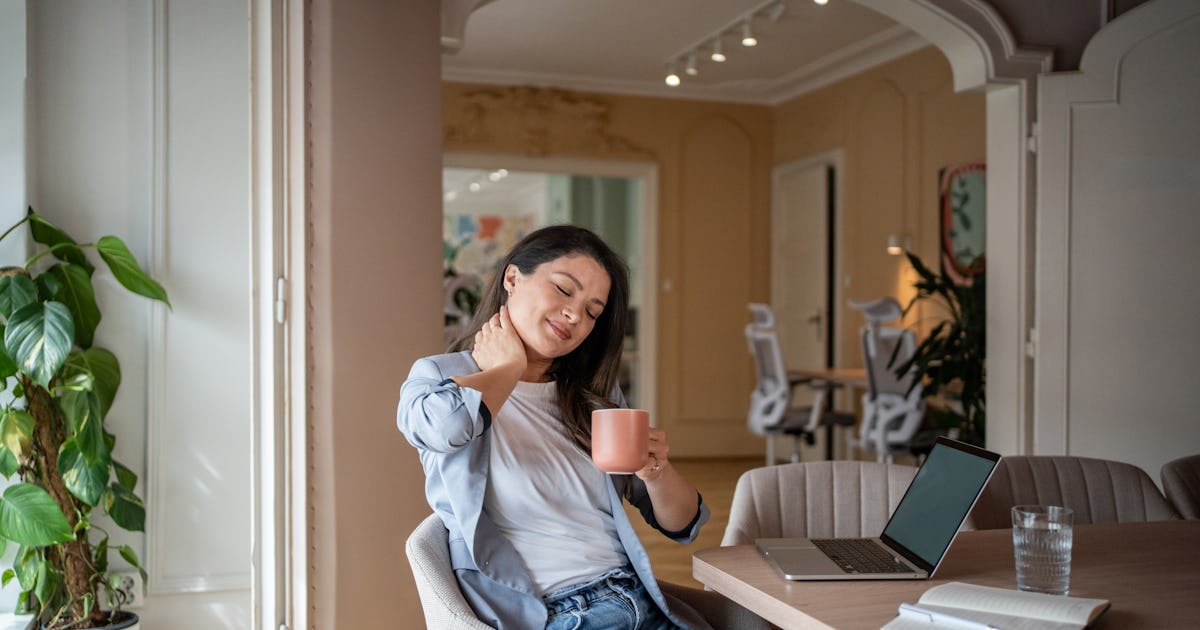 This Simple Neck Massage Will Soothe Your Stress Instantly