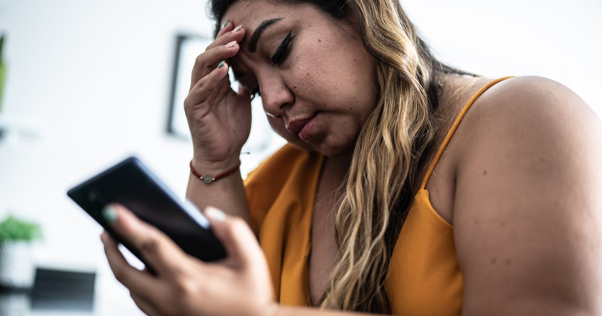 Use These 30+ Phrases To Disarm A Narcissist When You Can't Avoid Them