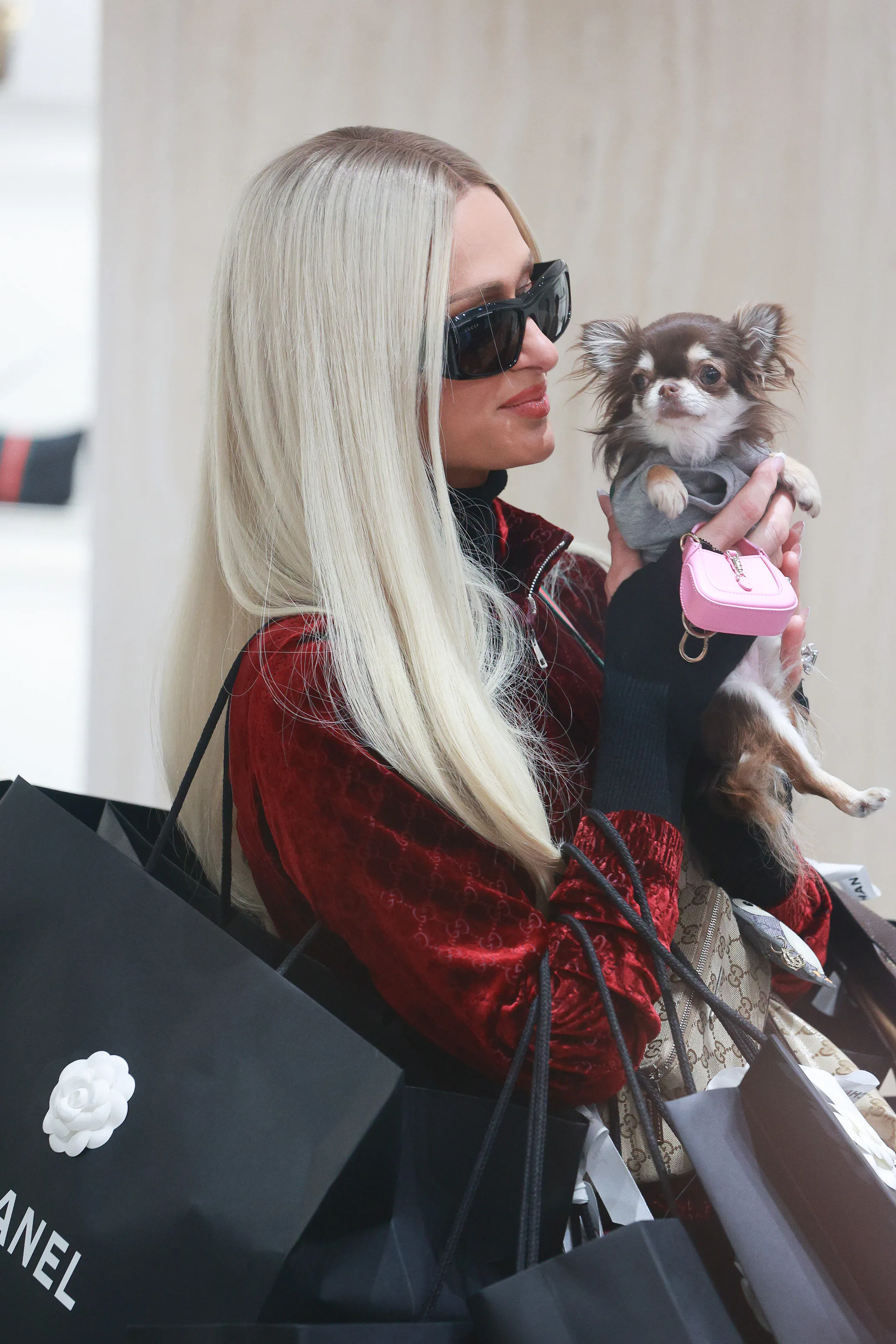 Paris Hilton in Milan with silvery blonde hair