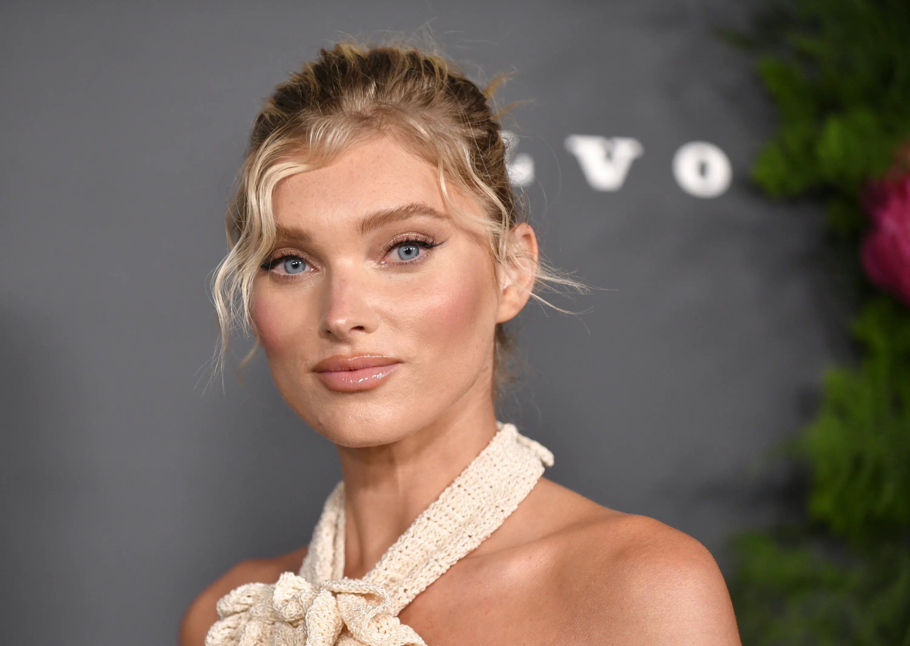 Elsa Hosk Embraced TikTok's Funky Activewear Trend In The Most Elsa Hosk Way