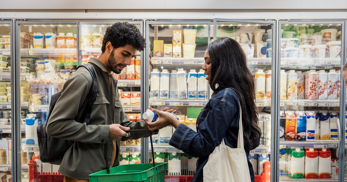 "Choremancing" Is The New Low-Key Way To Date