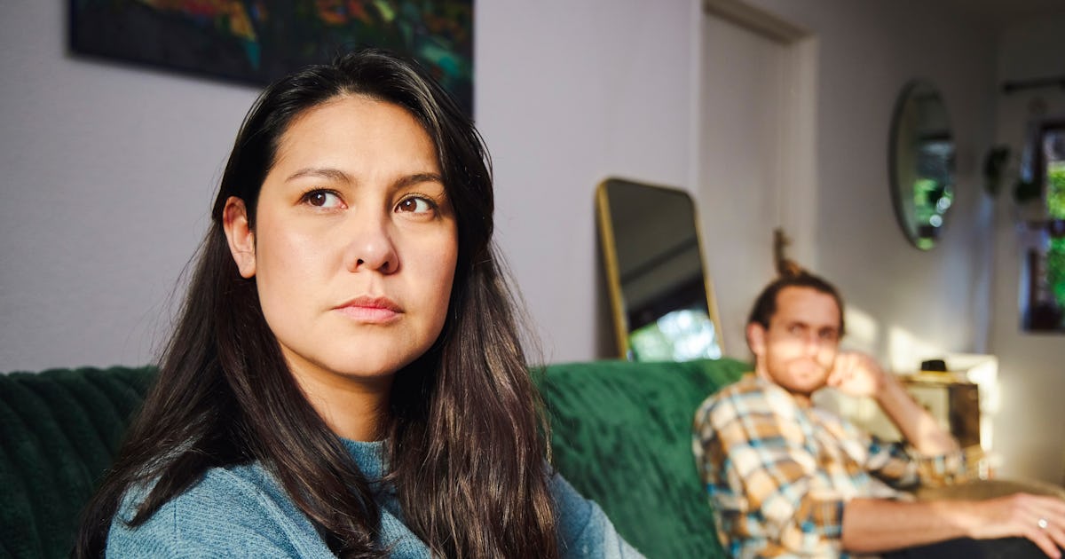 What Is "Grey Rocking" & When Should You Use It? Experts Share Examples