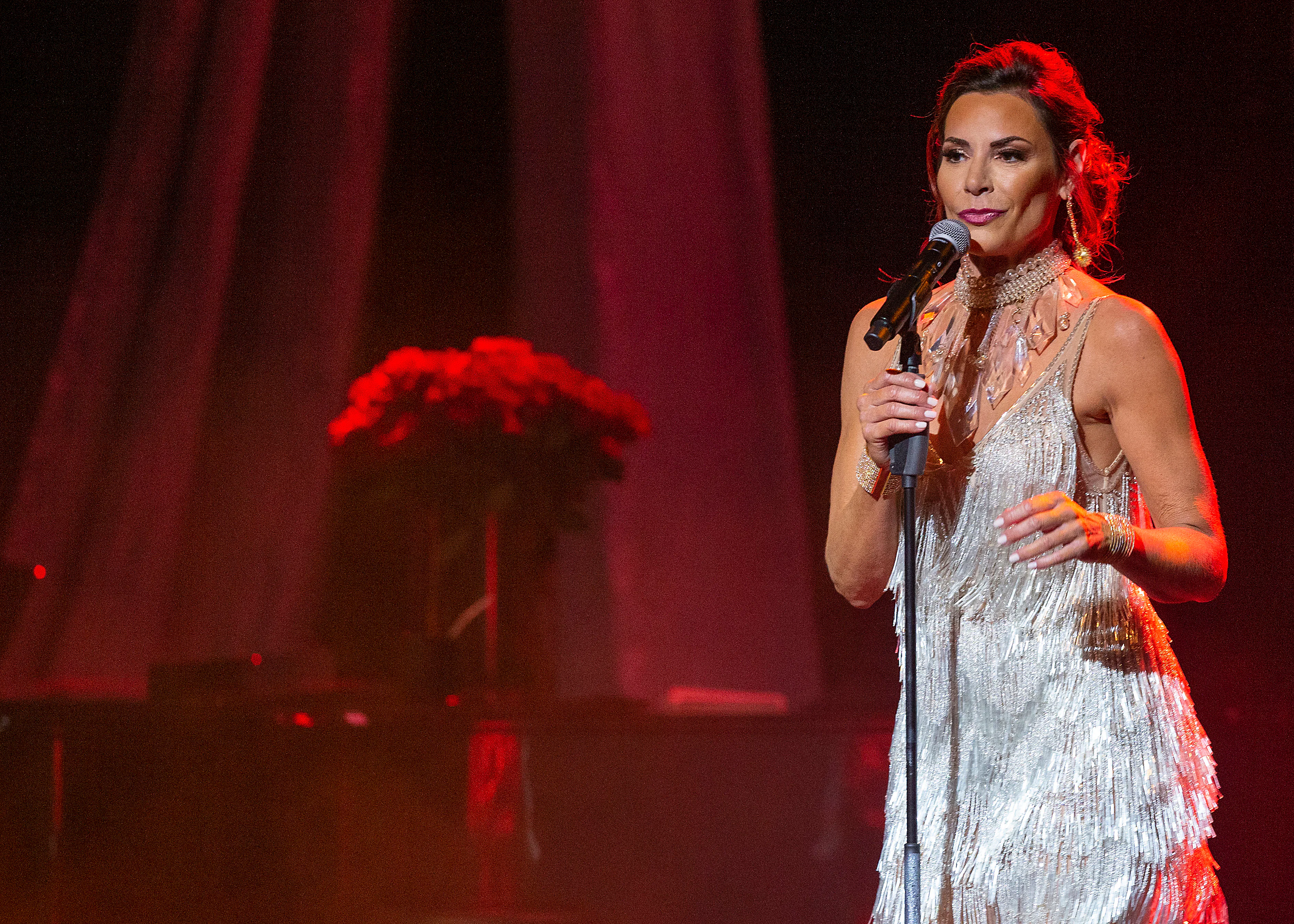 VANCOUVER, BRITISH COLUMBIA - JUNE 09: TV personality Luann de Lesseps performs onstage during her C...