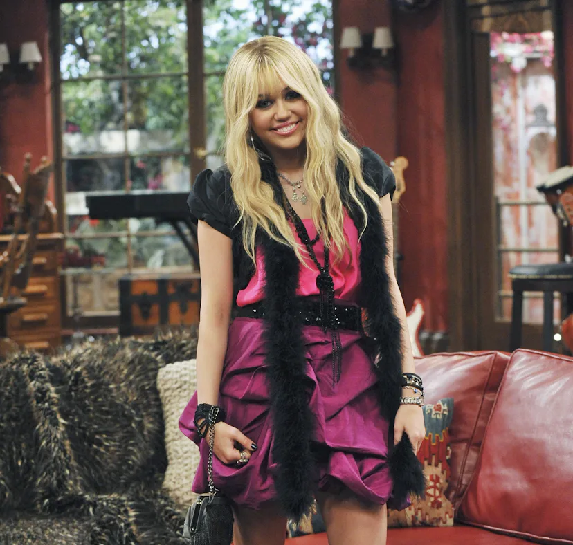 'Hannah Montana' Season 4 had to push back Miley's big reveal due to merchandising.