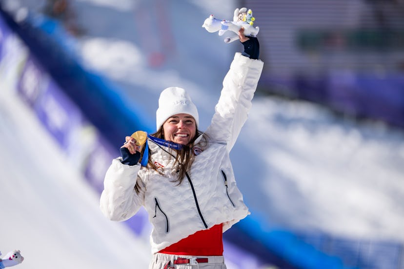 Breezy Johnson wins gold.