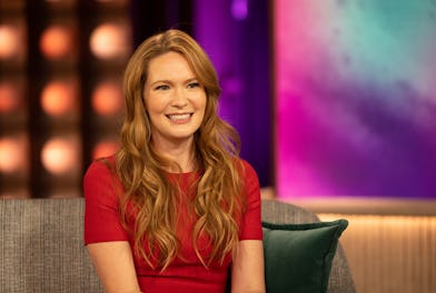 THE KELLY CLARKSON SHOW -- Episode 7I076 -- Pictured: Sarah J. Maas -- (Photo by: Weiss Eubanks/NBCU...