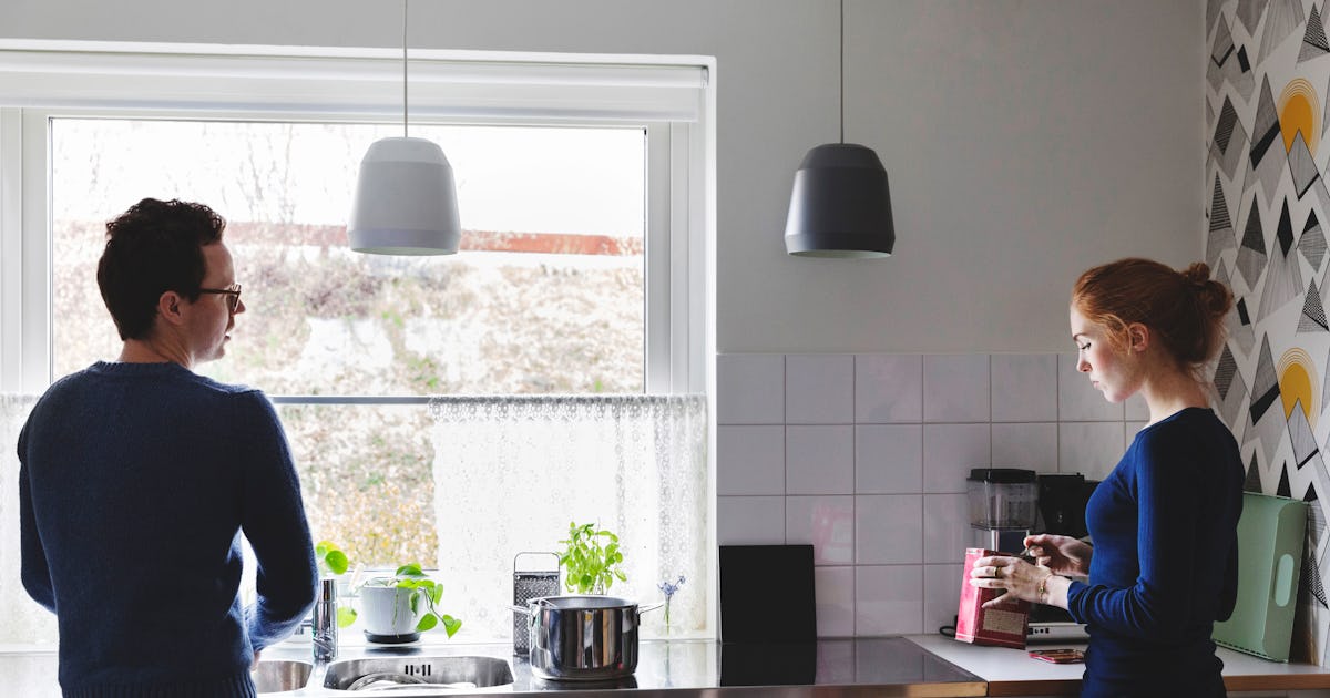 Here's Why Your Brain Loves To Trick You Into Thinking Your Husband Doesn't Like You