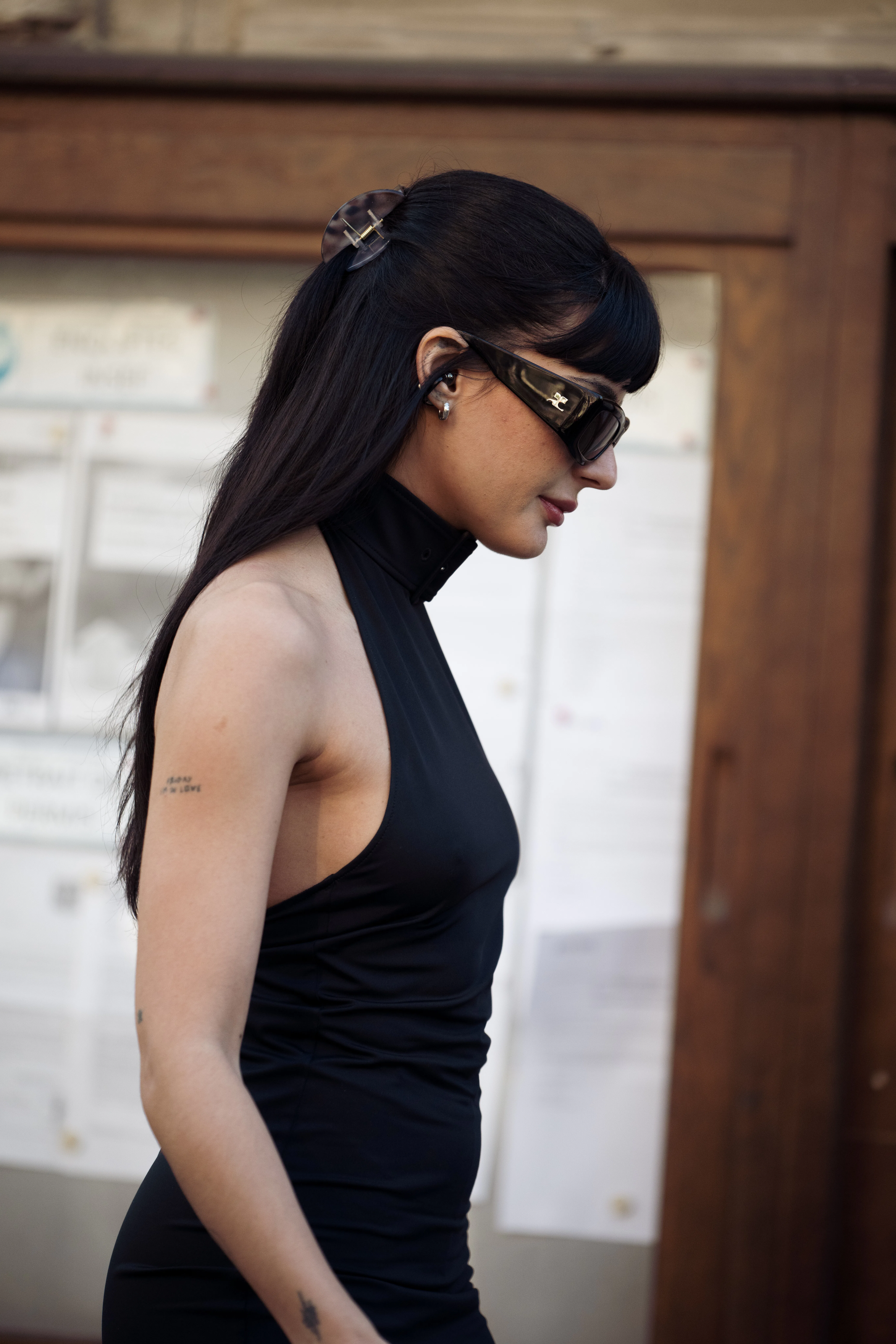 Paris Fashion Week Fall/Winter 2026/2027 Street Style '90s Accessories 