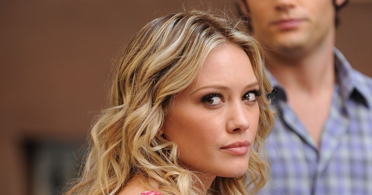 Hilary Duff Reflected On *That* 'Gossip Girl' Threesome Scene