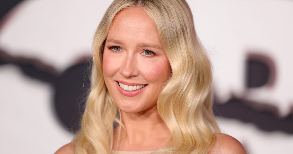 Anna Camp Comes Out As Bisexual