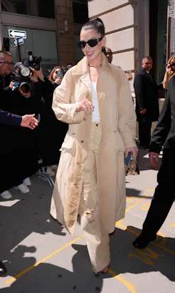 NEW YORK, NY - APRIL 17: Anne Hathaway is seen at the Ralph Lauren Fashion Show on April 17, 2025 in...