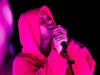 Justin Bieber reportedly responded to the controversy caused by his YouTube-heavy Coachella 2026 set...