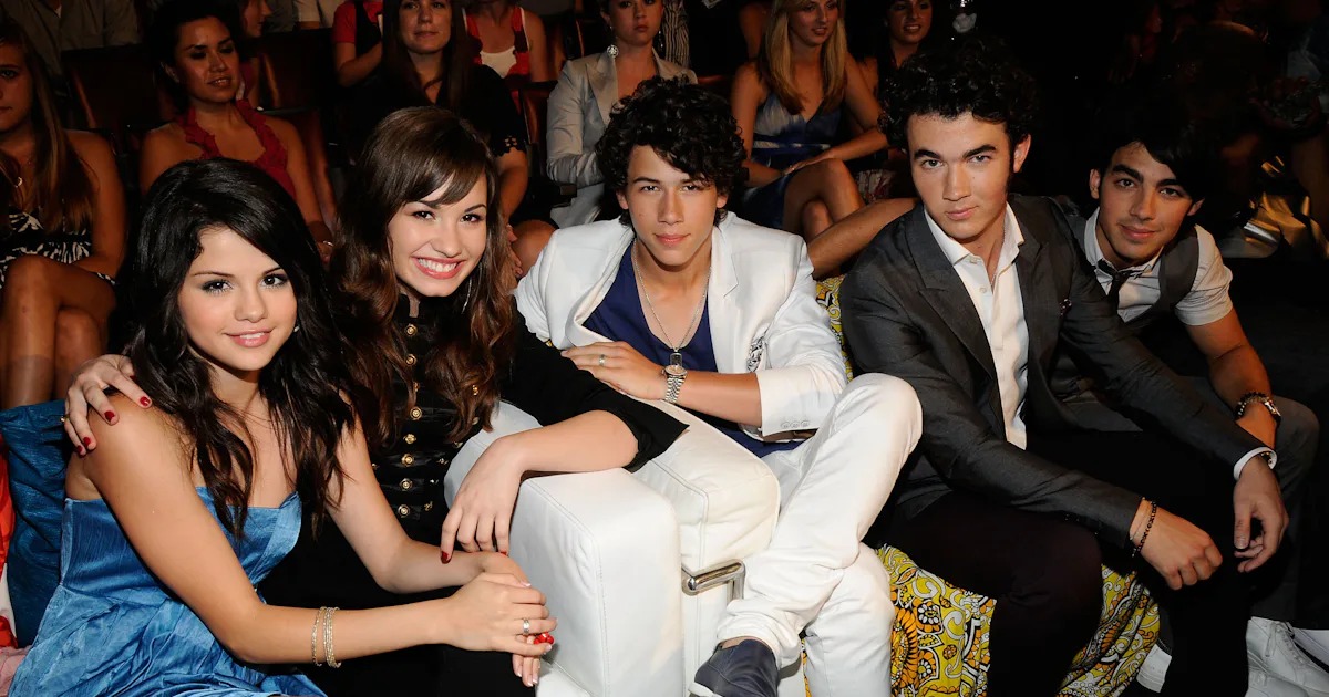 I Need Tissues After Demi Lovato's Disney Channel Star Reunion