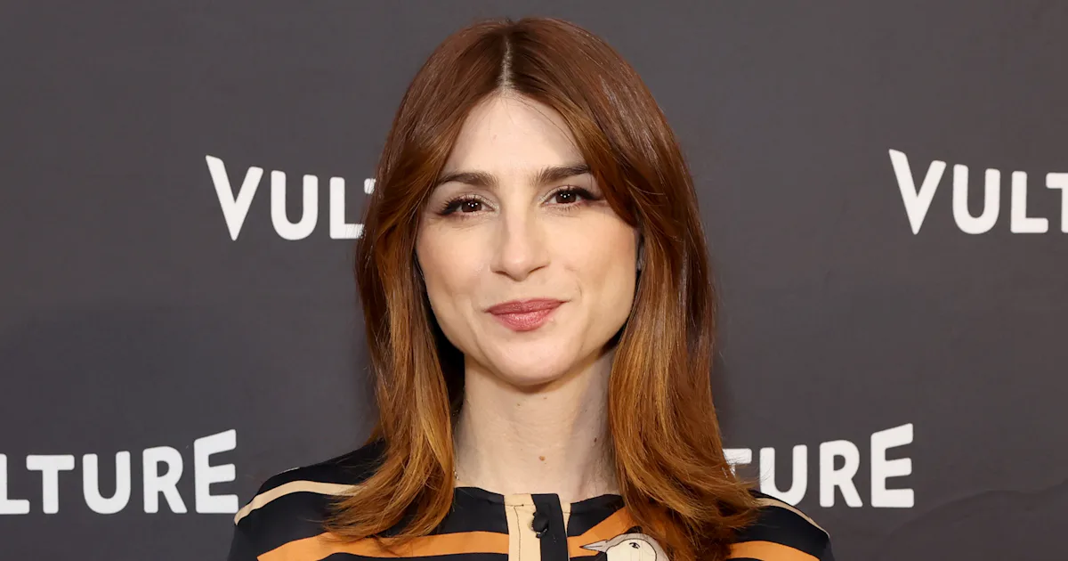 Aya Cash Talks 'Giant' On Broadway & Her Theater Rituals