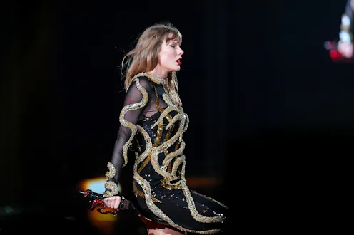 NEW ORLEANS, LOUISIANA - OCTOBER 25: (EDITORIAL USE ONLY. NO STANDALONE PUBLICATION USE (NO SPECIAL ...