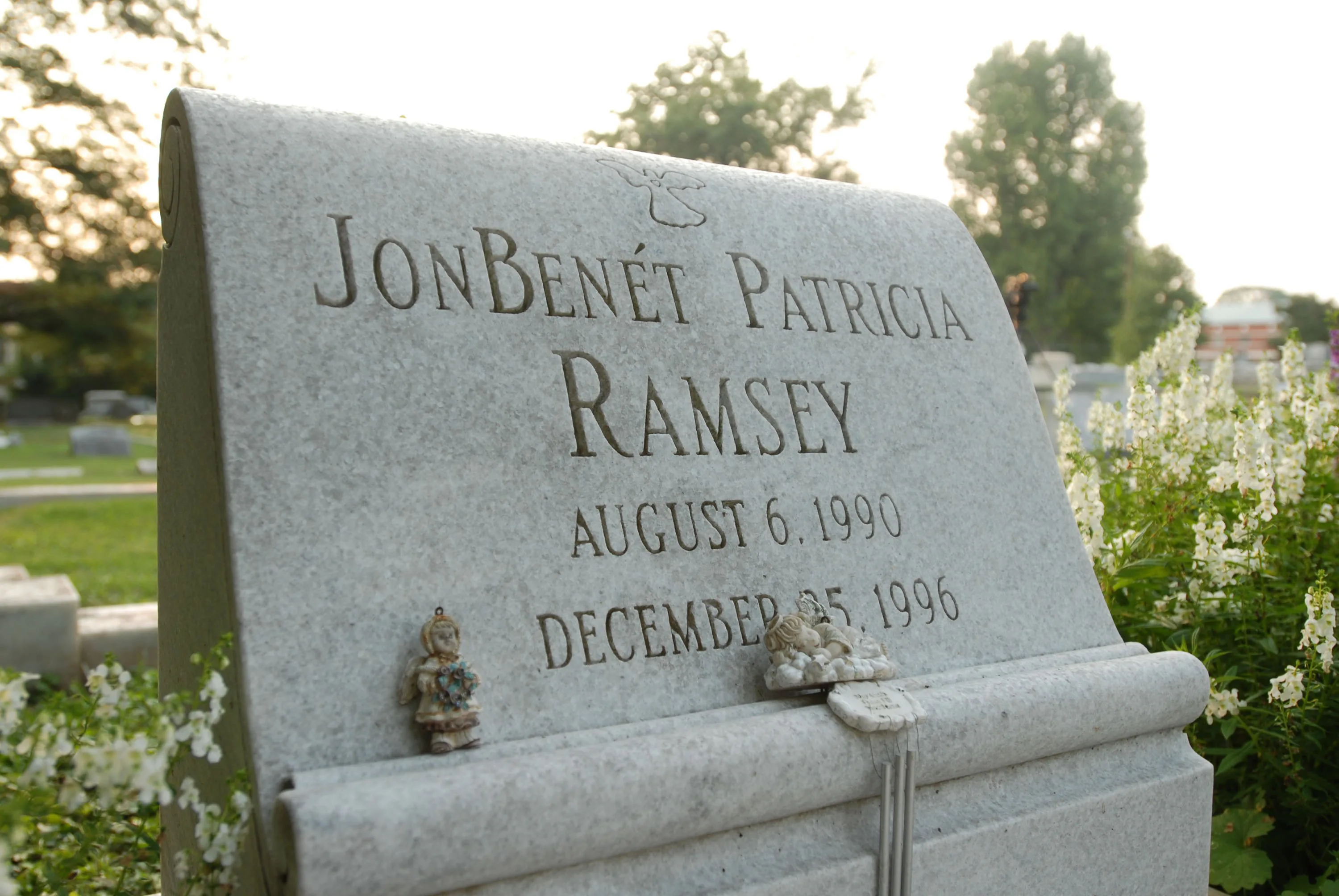 ATLANTA - AUGUST 16:  The grave of JonBenet Ramsey is shown August 16, 2006 in Marietta, Georgia. A ...