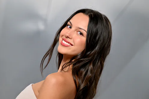 LOS ANGELES, CALIFORNIA - MARCH 15: Olivia Rodrigo attends the 2026 Vanity Fair Oscar Party hosted b...