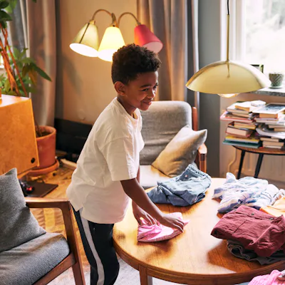 Do Kids Still Do Chores? One Parent Asked Reddit If Their Kid Was The Only One