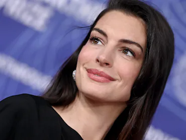 SANTA MONICA, CALIFORNIA - APRIL 18: Anne Hathaway attends the 12th Breakthrough Prize Ceremony at B...