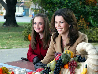 LOS ANGELES - OCTOBER 24: "Let The Games Begin" (l-r) Alexis Bledel as Rory Gilmore, Lauren Graham ...