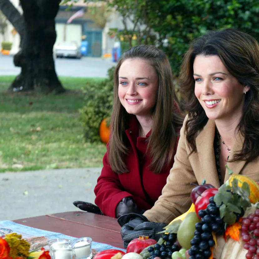 LOS ANGELES - OCTOBER 24: "Let The Games Begin" (l-r) Alexis Bledel as Rory Gilmore, Lauren Graham ...