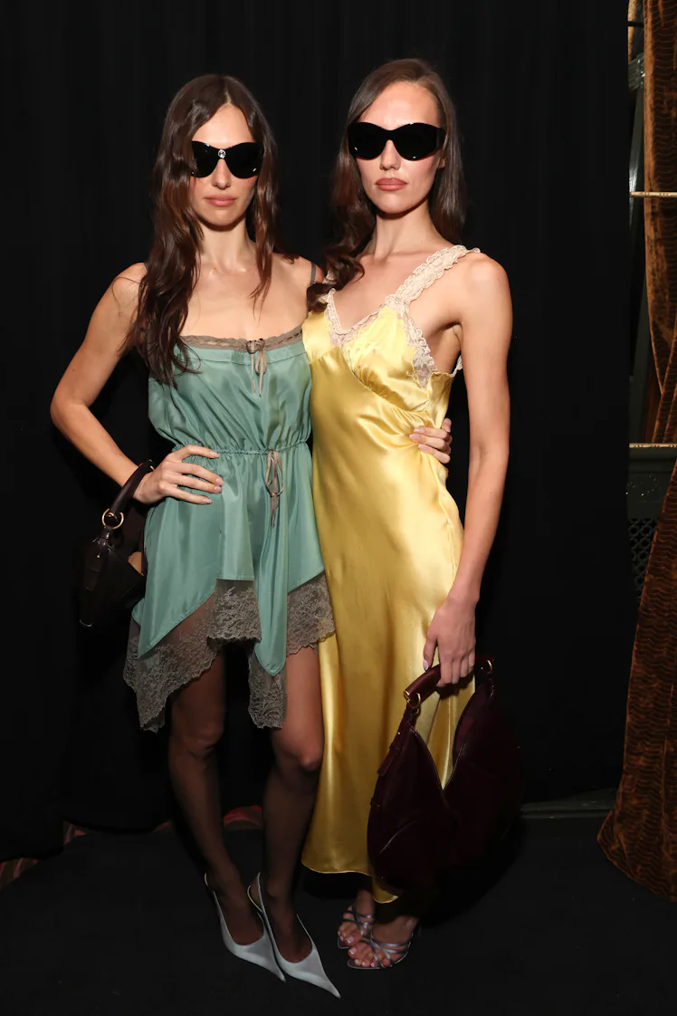 LOS ANGELES, CALIFORNIA - FEBRUARY 01: (L-R) Devon Lee Carlson and Sydney Carlson attend the W Magaz...