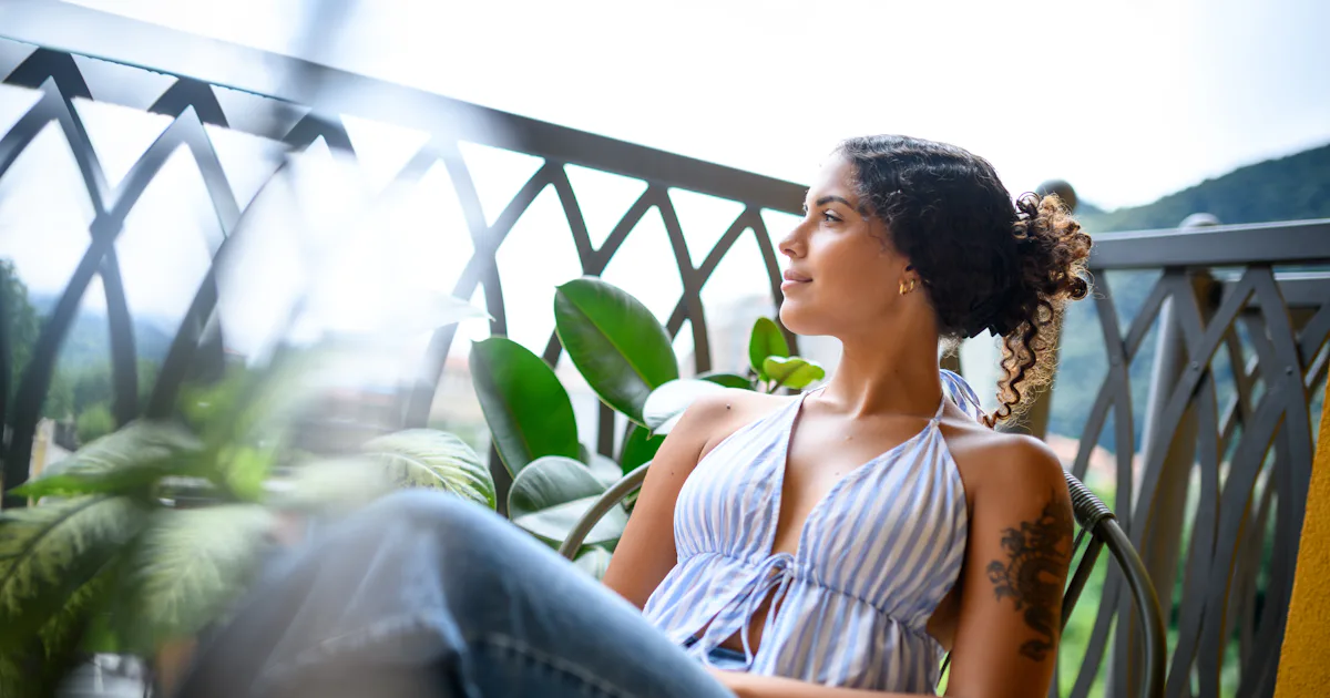 Here's How To Actually Feel Rich - & It Has Nothing To Do With Money