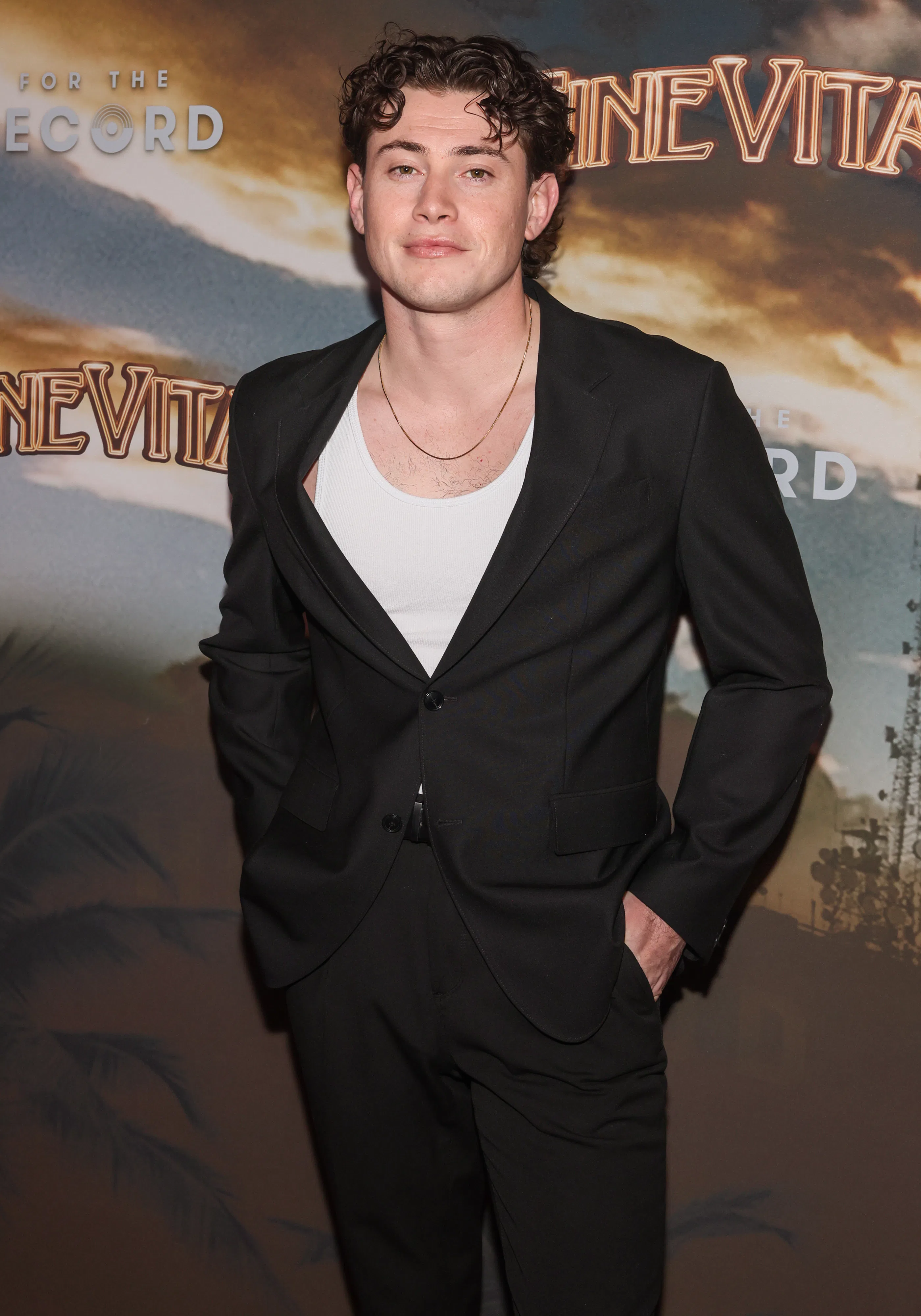 L.J. Benet Is As Obsessed With 'Twilight' As You Are