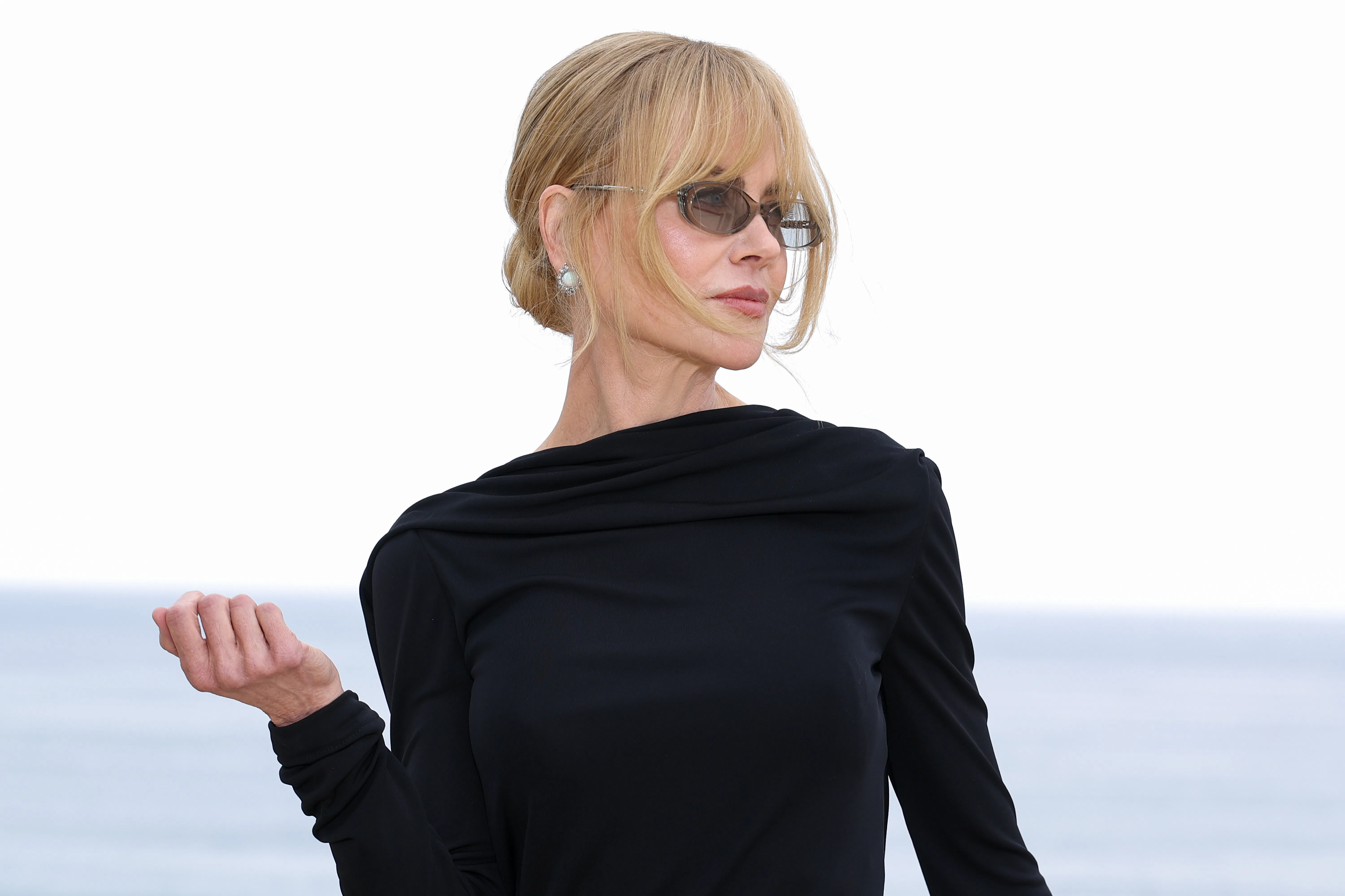 navy blue dress for baby girl Nicole Kidman's Oscar dress transformed halfway through the night main image 0